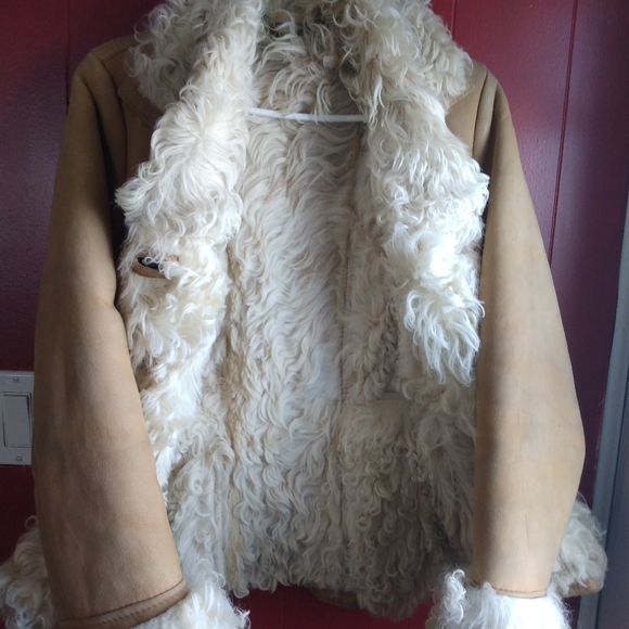 Genuine Lambskin(sheep) leather coat/jacket,long curly fur, Made in Scotland - Picture 3 of 9